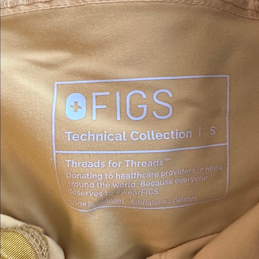 Figs Light Gold Scrub Set - Picture 4 of 4